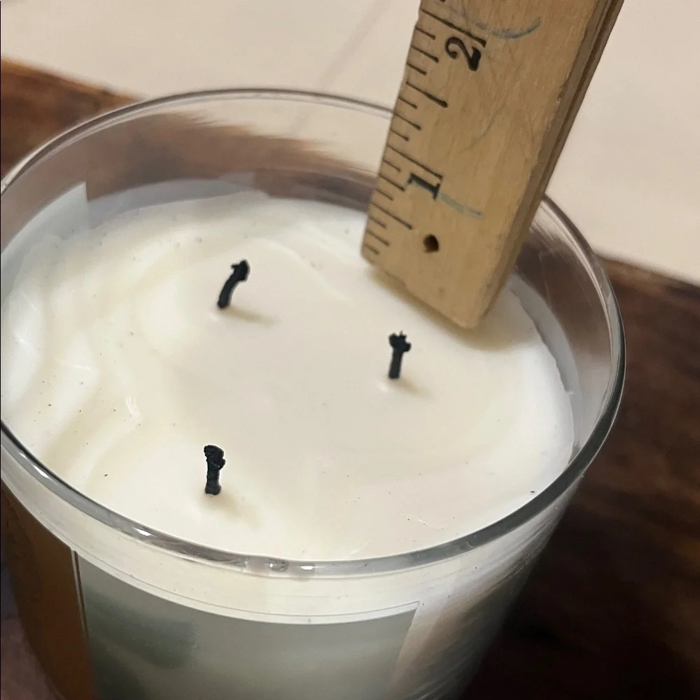 Bath & Body Works Aromatherapy Stress Relief Eucalyptus Spearmint 3 Wick Candle - Picture 5 of 7